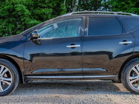 Used 2010 Nissan Murano LE w/ Navigation Pkg FWD image 2