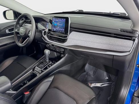 Used 2022 Jeep Compass Latitude image 28