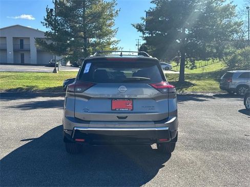 New 2026 Nissan Rogue Platinum image 5