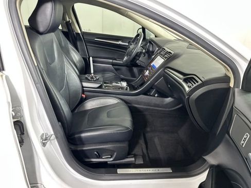Used 2020 Ford Fusion Titanium image 28