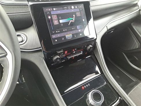 Used 2023 Jeep Grand Cherokee L Altitude image 16