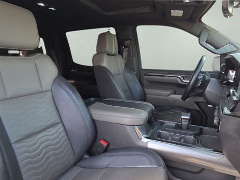 Used 2023 Chevrolet Silverado 1500 ZR2 w/ Technology Package AWD/4WD image 18