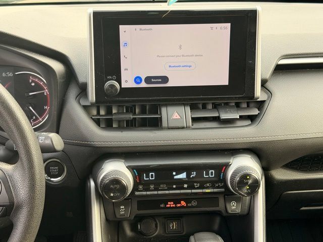Used 2023 Toyota RAV4 XLE FWD image 14