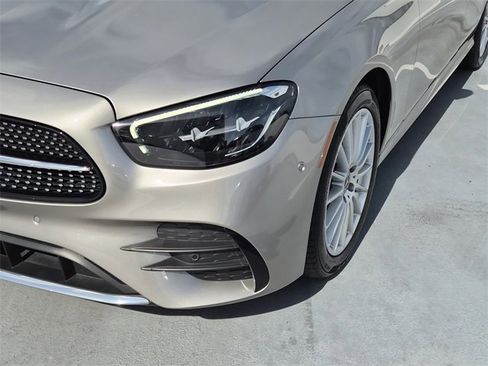 Used 2022 Mercedes-Benz E 350 4MATIC Sedan image 10