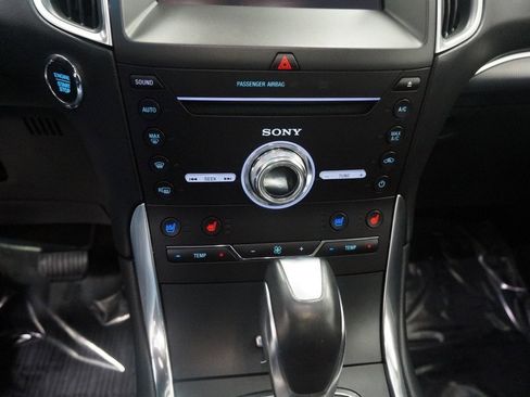 Used 2017 Ford Edge Titanium w/ Equipment Group 301A AWD/4WD image 11