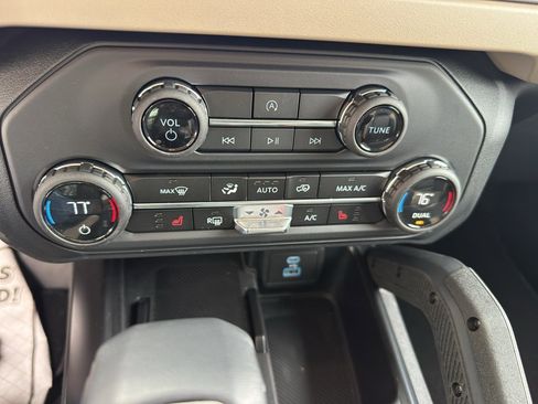 New 2025 Ford Bronco Big Bend w/ Black Diamond Package AWD/4WD image 21