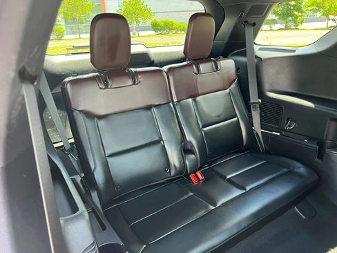 Used 2021 Ford Explorer Platinum w/ Equipment Group 601A AWD/4WD image 21