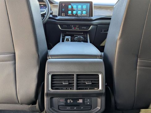 Used 2024 Volkswagen Atlas SE image 30