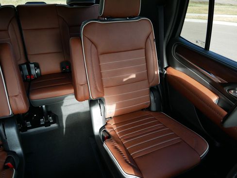 Used 2024 GMC Yukon Denali Ultimate AWD/4WD image 15