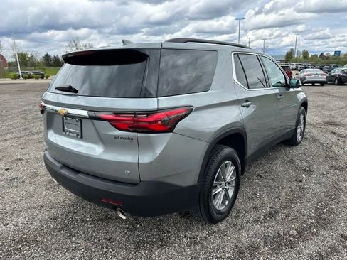 Used 2023 Chevrolet Traverse LT FWD image 6