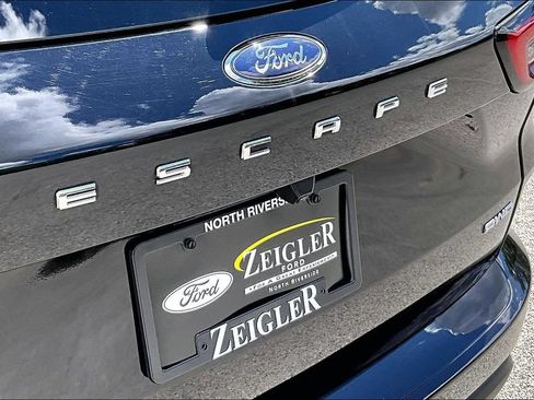 Used 2024 Ford Escape ST-Line w/ Tech Pack #1 AWD/4WD image 8