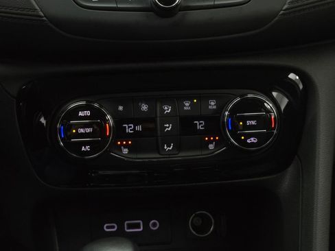 Used 2023 Buick Encore GX Select w/ Sport Touring Package image 24