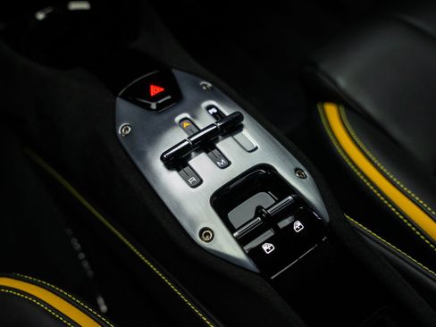 Used 2022 Ferrari SF90 Stradale AWD/4WD image 64
