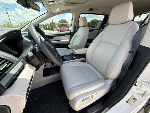 Used 2026 Honda Odyssey EX-L image 13