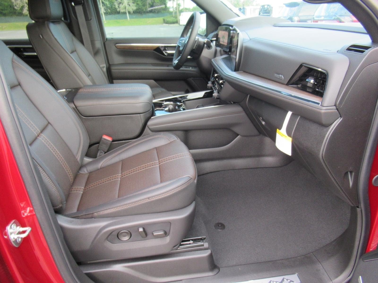 New 2026 Chevrolet Tahoe High Country w/ Sun And Tow Package AWD/4WD image 10