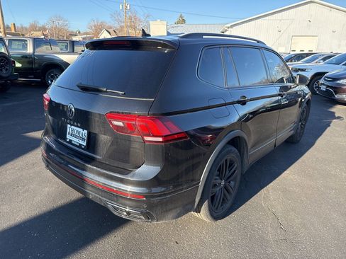 Used 2022 Volkswagen Tiguan SE R-Line image 8