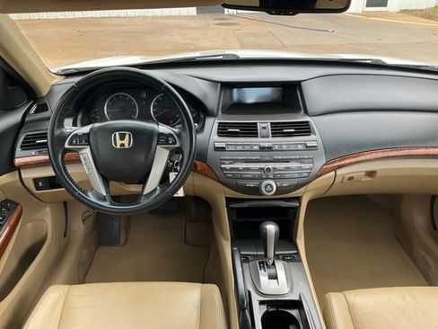 Used 2011 Honda Accord EX-L image 4