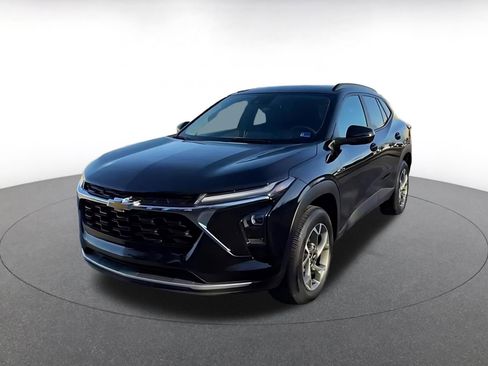 Used 2025 Chevrolet Trax LT image 7