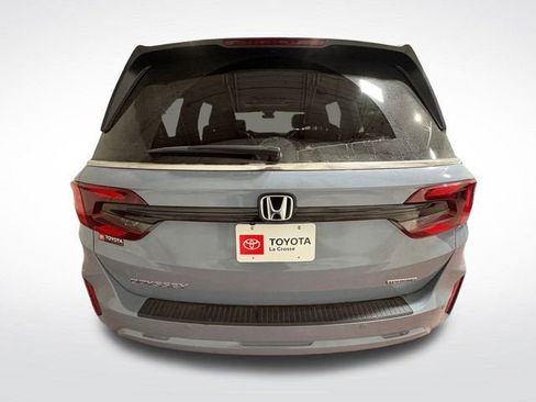 Used 2025 Honda Odyssey Touring image 4