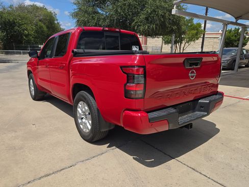 Used 2022 Nissan Frontier SV RWD image 5