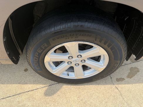 Used 2010 Toyota Highlander 2WD w/ Extra Value Pkg 2 image 9