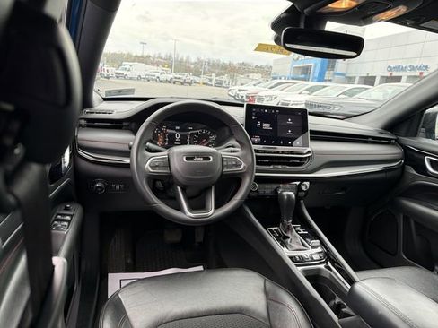 Used 2024 Jeep Compass Trailhawk AWD/4WD image 13