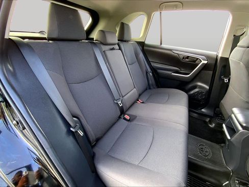 Used 2021 Toyota RAV4 LE FWD image 19