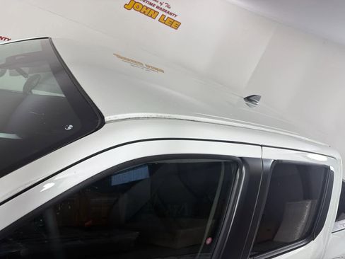 New 2025 Nissan Frontier SV w/ SV Convenience Package image 12