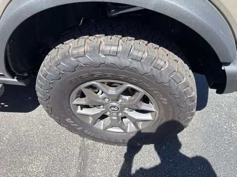 New 2025 Ford Bronco Outer Banks w/ Sasquatch Package AWD/4WD image 12