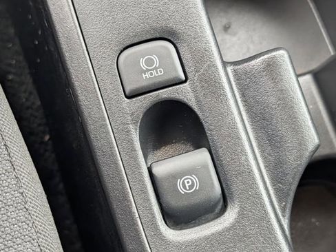 Used 2025 Toyota Corolla LE w/ Convenience Package image 18