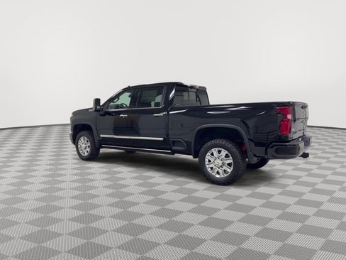 Used 2024 Chevrolet Silverado 3500 High Country w/ High Country Premium Package image 6