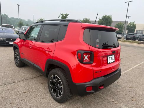 Used 2023 Jeep Renegade Trailhawk w/ Trailhawk Elite Group AWD/4WD image 7