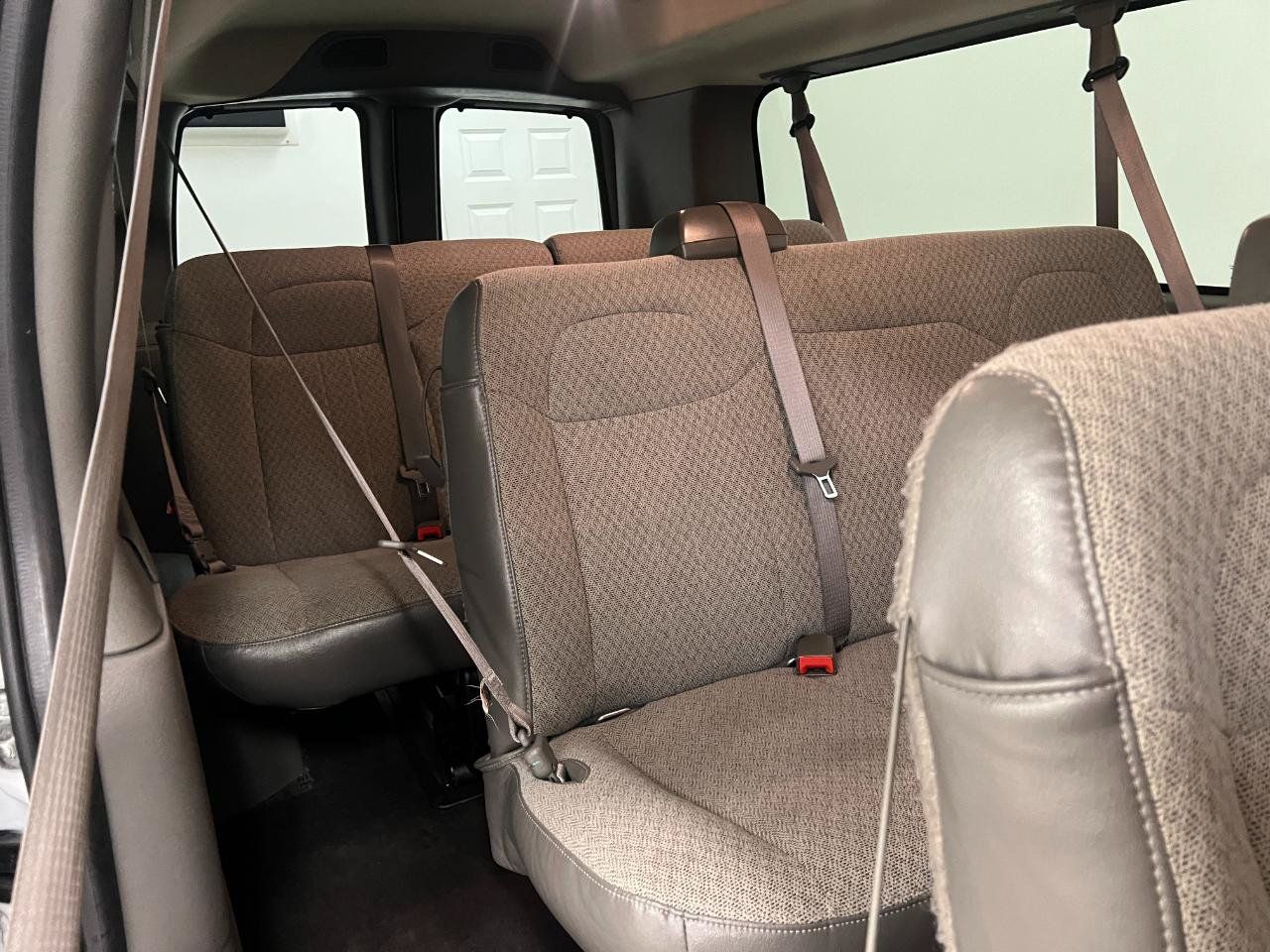 Used 2025 Chevrolet Express 3500 LT w/ LT Preferred Equipment Group RWD image 29