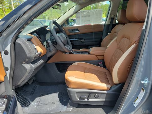 New 2026 Nissan Pathfinder Platinum w/ Cargo Package image 17