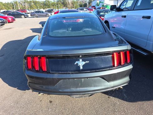 Used 2016 Ford Mustang V6 image 7