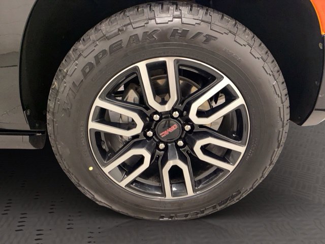 Used 2023 GMC Yukon AT4 AWD/4WD image 37