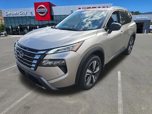 Used 2025 Nissan Rogue SL w/ SL Premium Package AWD/4WD image 3