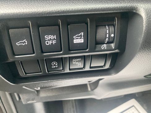Used 2022 Subaru Forester Premium AWD/4WD image 36