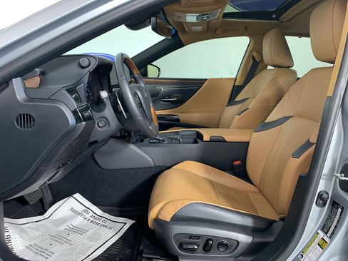 Used 2022 Lexus ES 300h Ultra Luxury w/ Accessory Package FWD image 15