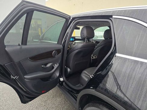 Used 2022 Mercedes-Benz GLC 300 4MATIC image 17