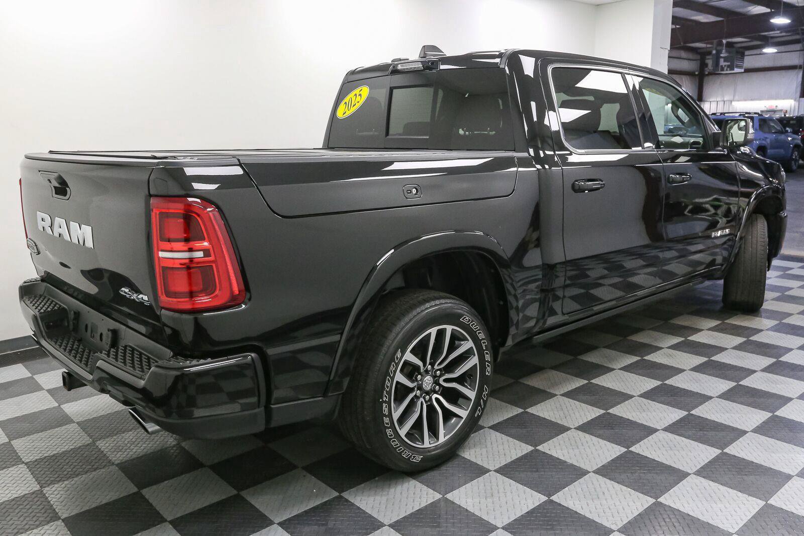 Used 2025 RAM 1500 Limited AWD/4WD image 10