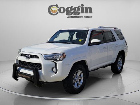 Used 2018 Toyota 4Runner SR5 AWD/4WD image 1