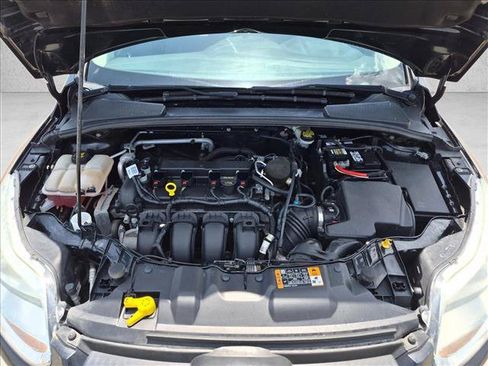 Used 2014 Ford Focus SE w/ SE Winter Package FWD image 23