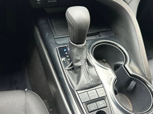 Used 2019 Toyota Camry LE image 28