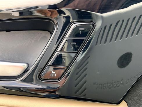 Used 2023 Acura MDX SH-AWD w/ Technology Package image 32