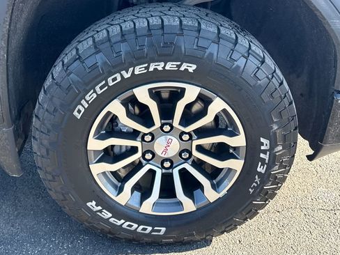 Used 2021 GMC Sierra 1500 AT4 w/ AT4 Value Package image 9