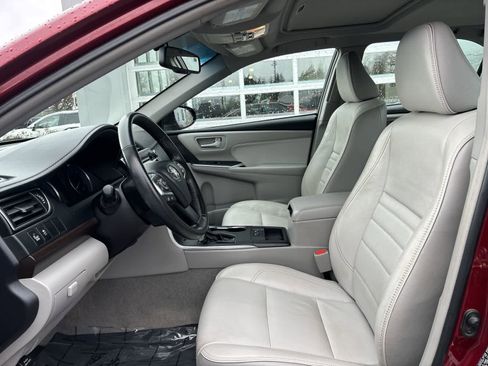 Used 2016 Toyota Camry XLE image 8