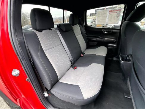 Used 2023 Toyota Tacoma TRD Off-Road image 25