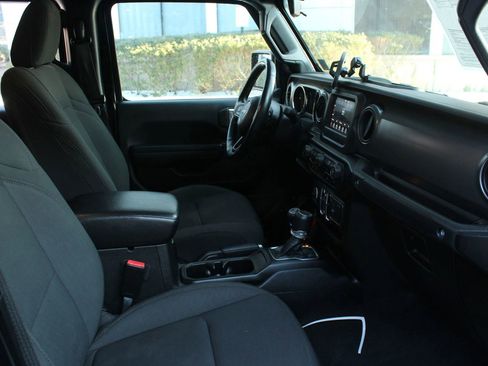 Used 2021 Jeep Gladiator Sport image 21