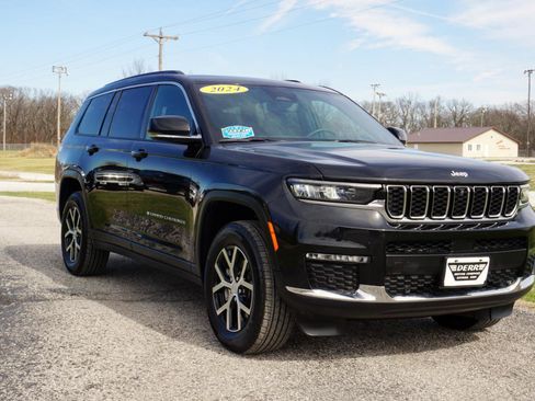 Used 2024 Jeep Grand Cherokee L Limited w/ Luxury Tech Group II image 4